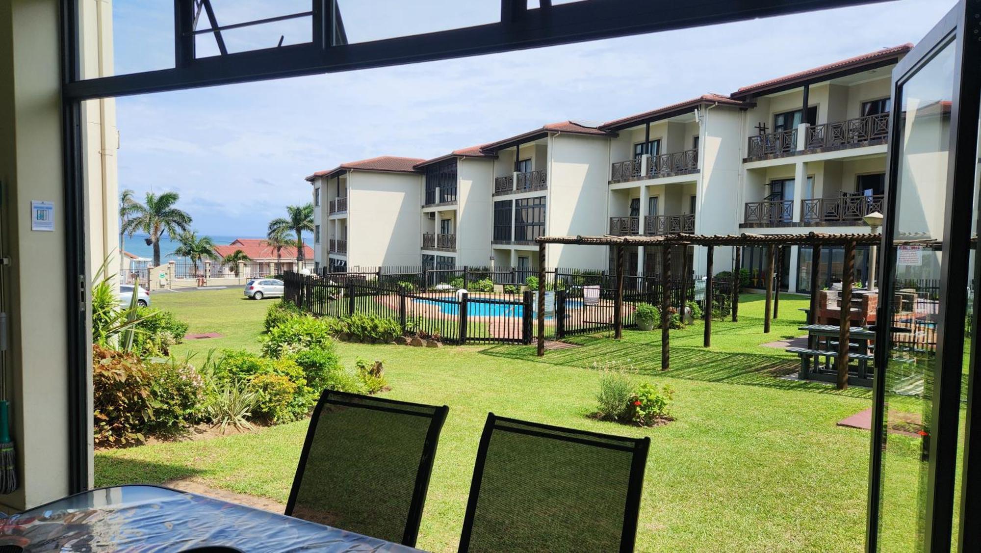 Topanga 17 Uvongo Beach Buitenkant foto