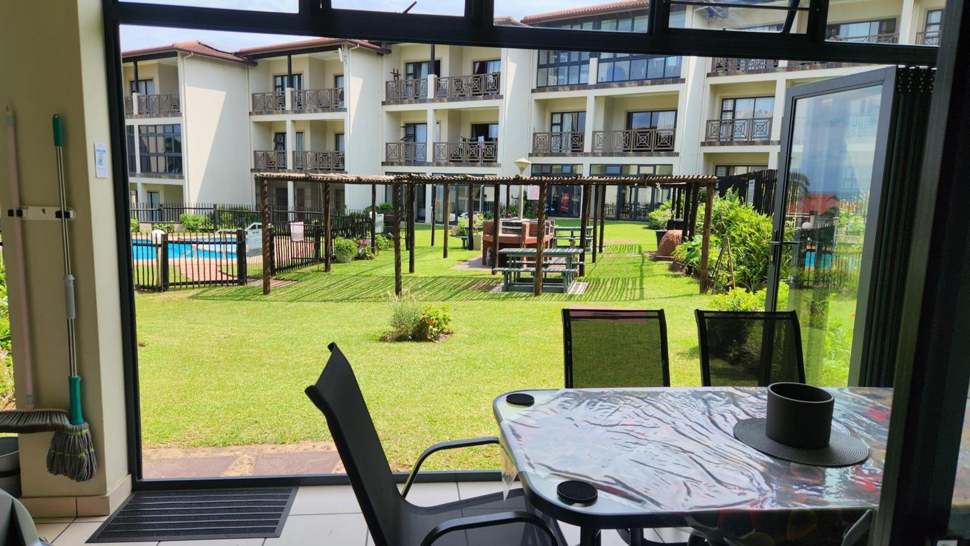 Topanga 17 Uvongo Beach Buitenkant foto