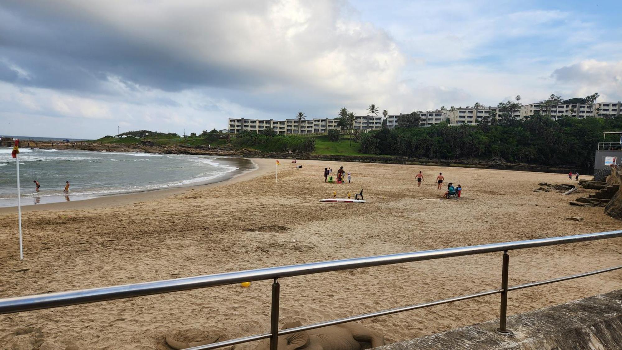 Topanga 17 Uvongo Beach Buitenkant foto